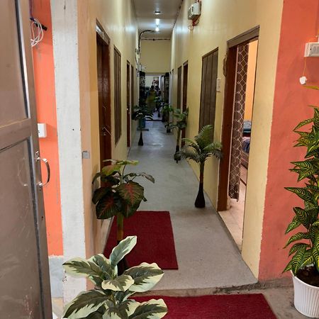 Shakuntala Guest House Ayodhya Exterior foto